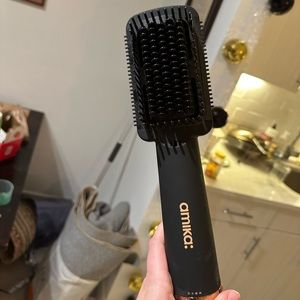 Never used Amika hot brush